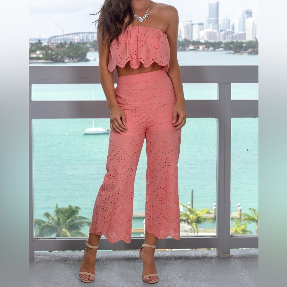 *NEVER WORN Coral Two Piece Set in Eyelet Design Size Small